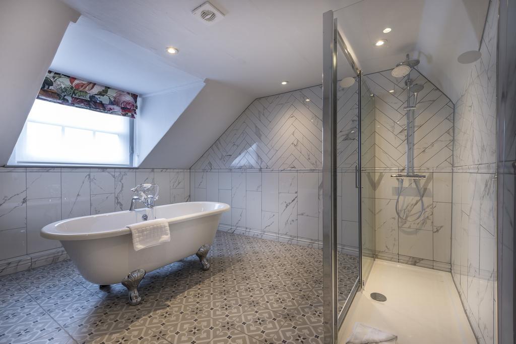 The Three Swans Hotel, Hungerford, Berkshire Ngoại thất bức ảnh